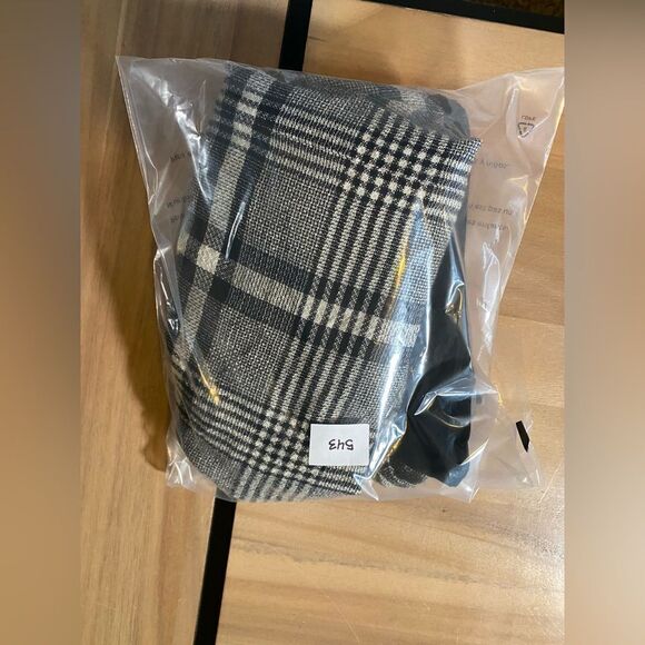 Liz Claiborne black/white plaid wool blend skirt - Picture 2 of 5